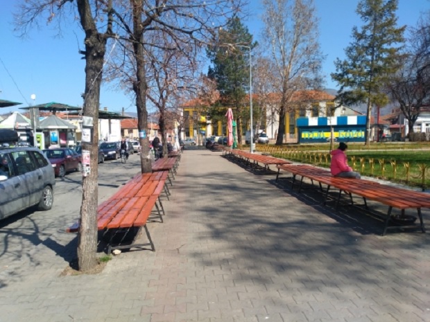 Нове мере у српским градовима и стање на улицама, у апотекама и продавницама: Овако протиче други дан ванредног стања